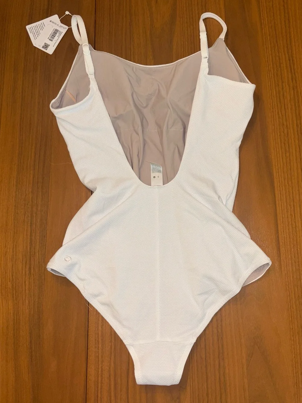 *NWT* Lululemon Waterside Honeycomb Swim One-Piece*B/C Cup in White size L